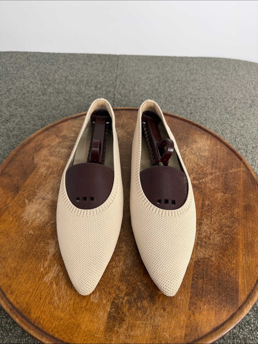 Vivaia Shoes Wm 38.5 US 7.5 Tan Cream Pointed Toe Knit Ballet Flats - Picture 3 of 15